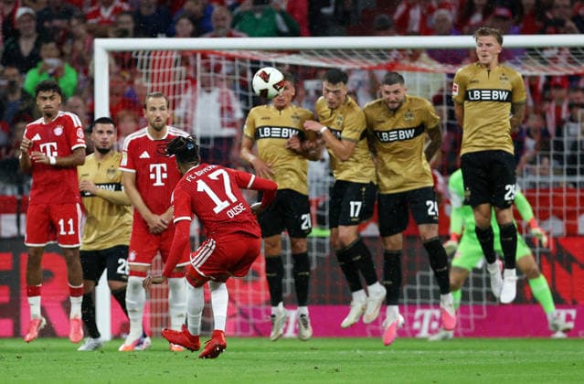 Olise Michael , FC Bayern München-VfB Stuttgart , Bundesliga , , Fußball , in der Allianz Arena Stadion in München , Bayern , Deutschland . August 28 , 2026 . Photo by: Davide Elias IPA Photo Pressefoto DENL Copyright: xDavidexEliasx