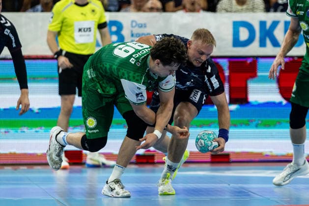 Opel HBL SG Flensburg Handewitt vs. ThSV Eisenach, August 28, 2026: Emil Siersbaek Bergholt (No. 14), SG Flensburg Handewitt, vs. Tillman Leu (No. 99), ThSV Eisenach Opel HBL SG Flensburg Handewitt vs. ThSV Eisenach, GGW Arena on August 28, 2026 Copyright: xBEAUTIFULxSPORTS MarioxM.xKobergx