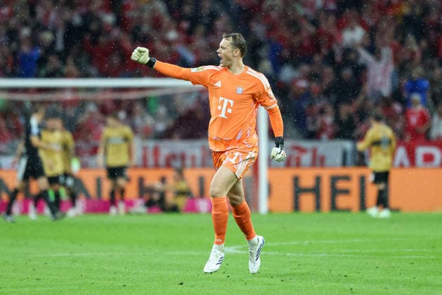 Manuel Neuer (FC Bayern Muenchen, 01) bejubelt das Tor zum 1:0, Emotionen, jubeln, GER, FC Bayern Muenchen vs. VfB Stuttgart, Fussball, Bundesliga, 1. Spieltag, Saison 2026 2027, 28.08.2026, DFL DFB REGULATIONS PROHIBIT ANY USE OF PHOTOGRAPHS as IMAGE SEQUENCES and or QUASI-VIDEO, GER, FC Bayern Muenchen vs. VfB Stuttgart, Fussball, Bundesliga, 1. Spieltag, Saison 2026 2027, 28.08.2026 Muenchen *** Manuel Neuer, FC Bayern Munich, 01, celebrates the 1–0 goal; emotions, celebration, GER, FC Bayern Munich vs. VfB Stuttgart, soccer, Bundesliga, Matchday 1, 2026–2027 season, August 28, 2026, DFL and DFB regulations prohibit any use of photographs as image sequences and or quasi-video, GER, FC Bayern Munich vs. VfB Stuttgart, soccer, Bundesliga, Matchday 1, 2026–2027 season, August 28, 2026, Munich Copyright: xEibner-Pressefoto JennixMaulx EP_JML