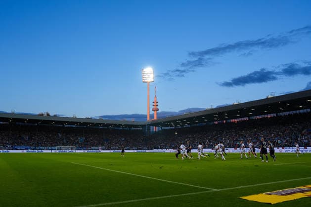 Die letzten Sonnenstrahlen fallen waehrend der zweiten Halbzeit auf den Fernmeldeturm Bochum hinter dem Stadion. GER, VfL Bochum 1848 vs VfL Osnabrueck, 2. Bundesliga, 3. Spieltag, Saison 2026-27, 28.08.2026 DFL REGULATIONS PROHIBIT ANY USE OF PHOTOGRAPHS AS IMAGE SEQUENCES AND OR QUASI-VIDEO GER, VfL Bochum 1848 vs VfL Osnabrueck, 2. Bundesliga, 3. Spieltag, Saison 2026-27, 28.08.2026 Bochum *** The last rays of sunlight fall on the Bochum communications tower behind the GER stadium during the second half, VfL Bochum 1848 vs. VfL Osnabrück, 2. Bundesliga, Matchday 3, 2026–27 season, August 28, 2026. DFL regulations prohibit any use of photographs as image sequences and or quasi-video. GER, VfL Bochum 1848 vs. VfL Osnabrück, 2. Bundesliga, Matchday 3, 2026–27 season, August 28, 2026, Bochum Copyright: xEibner-Pressefoto ScottxColemanx EP_SCN