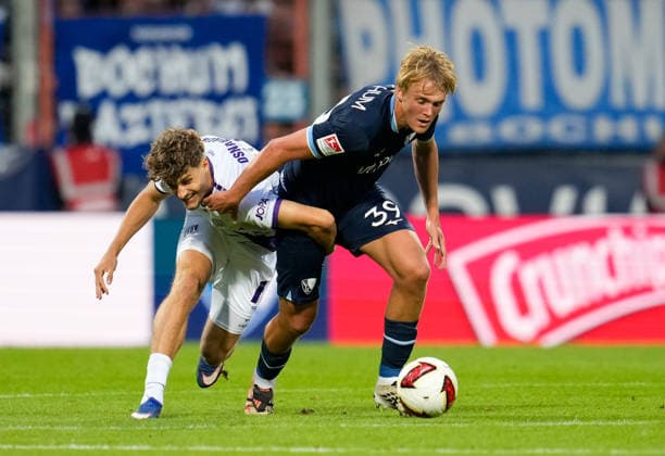 Luca Raimund (VfL Osnabrueck, 17) im Zweikampf mit Lasse Isbruch (VfL Bochum 1848, 39) GER, VfL Bochum 1848 vs VfL Osnabrueck, 2. Bundesliga, 3. Spieltag, Saison 2026-27, 28.08.2026 DFL REGULATIONS PROHIBIT ANY USE OF PHOTOGRAPHS AS IMAGE SEQUENCES AND OR QUASI-VIDEO GER, VfL Bochum 1848 vs VfL Osnabrueck, 2. Bundesliga, 3. Spieltag, Saison 2026-27, 28.08.2026 Bochum *** Luca Raimund (VfL Osnabrück), 17, in a tackle with Lasse Isbruch (VfL Bochum 1848), 39 (GER), VfL Bochum 1848 vs. VfL Osnabrück, 2. Bundesliga, Matchday 3, 2026–27 season, August 28, 2026. DFL regulations prohibit any use of photographs as image sequences and or quasi-video. GER, VfL Bochum 1848 vs. VfL Osnabrück, 2. Bundesliga, Matchday 3, 2026–27 season, August 28, 2026, Bochum Copyright: xEibner-Pressefoto ScottxColemanx EP_SCN