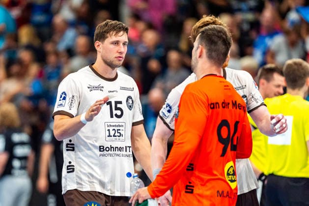 OPEL Handball Bundesliga: TVB Stuttgart vs. Bergischer HC, August 28, 2026, Stuttgart, GERMANY August 28, 2026 Lars Mitchell Kooij of Bergischer HC, 15, and Kristian van der Merwe of Bergischer HC, 94, after the loss during the match between TVB Stuttgart and Bergischer HC on Matchday 1 of the OPEL Handball Bundesliga at the Porsche Arena Copyright: xBEAUTIFULxSPORTS Steinx