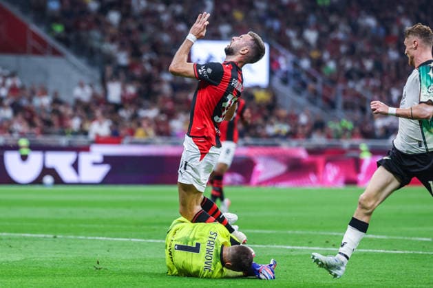 Strahinja Pavlovic of AC Milan seen in action with Filip Stankovic of Venezia FC during Serie A 2026 27 football match between AC Milan and Venezia FC Italy Copyright: xBEAUTIFULxSPORTS Carabellix
