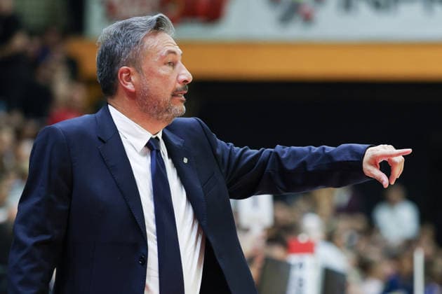 IPA87873573 - Luca Banchi, head coach of Italy, attends the FIBA Basketball World Cup 2027 Group J European Qualifiers game between Bosnia and Herzegovina and Italy at SKPC Mejdan on August 28, 2026, in Tuzla, Bosnia and Herzegovina, during the Bosnia and Herzegovina vs. Italy game - Second Round · Group J - WCQ’27, FIBA World Cup in , , August 28, 2026 Copyright: x(c)xAlbertoxCavallaro SportReporter IPAxSportx xx 87873573