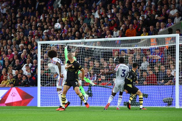Premier League: Crystal Palace v Manchester City LONDON, UK - 28th Aug 2026: Erling Haaland of Manchester City scores his side s first goal during the Premier League match between Crystal Palace FC and Manchester City FC at Selhurst Park London Selhurst Park England United Kingdom Copyright: xCraigxMercerx xPeakxActionxPhotosx