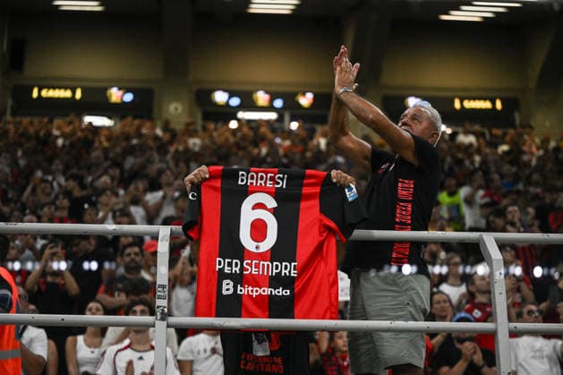 AC Milan v Venezia FC - Serie A 2026 27 AC Milan supporters during the minute of silence for Franco Baresi, before the Italian Serie A football match between AC Milan and Venezia FC on 28 of August 2026 at Giuseppe Meazza San Siro Siro stadium in Milan, Italy. Credit: Tiziano Ballabio Milano Italy  Copyright: xTizianoxBallabiox originalFilename:ballabio-acmilana260828_npBFj.jpg