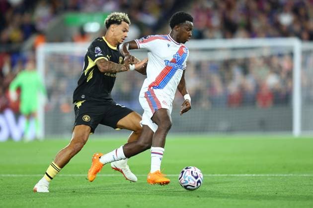 Eddie Nketiah of Crystal Palace and Nico O Reilly of Manchester City Crystal Palace v Manchester City, Premier League Football, Football, Selhurst Park, London, UK - 28 Aug 2026London Selhurst Park United Kingdom EDITORIAL USE ONLY No use with unauthorised audio, video, data, fixture lists, club league logos or live services. Online in-match use limited to 120 images, no video emulation. No use in betting, games or single club league player publications.  Copyright: xMichaelxZemanek Shutterstockx 17118951aj