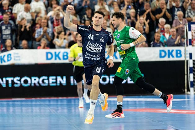 Opel HBL SG Flensburg Handewitt vs. ThSV Eisenach, August 28, 2026—Cheers and goal celebrations for Aymeric Minne, No. 44, SG Flensburg Handewitt; Opel HBL SG Flensburg Handewitt vs. ThSV Eisenach, GGW Arena, August 28, 2026 Copyright: xBEAUTIFULxSPORTS MarioxM.xKobergx