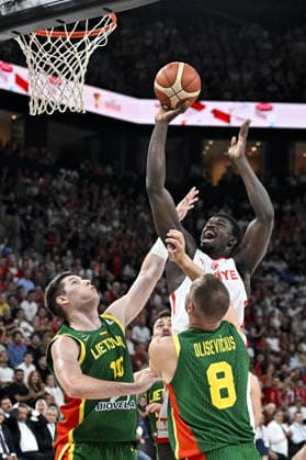 Turkiye v Lithuania - FIBA 2027 World Cup European Qualifiers ISTANBUL, TURKIYE - AUGUST 28: Adem Bona (C) of Turkiye in action against Osvaldas Olisevicius (8) of Lithuania during FIBA 2027 World Cup European Qualifiers Group J second round match between Turkiye and Lithuania at Basketball Development Center in Istanbul, Turkiye on August 28, 2026. Muhammed Enes Yildirim Anadolu Istanbul Turkey. Editorial use only. Please get in touch for any other usage.  Copyright: x2026xAnadoluxMuhammedxEnesxYildirimx
