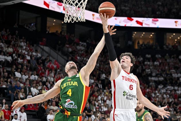 Turkiye v Lithuania - FIBA 2027 World Cup European Qualifiers ISTANBUL, TURKIYE - AUGUST 28: Cedi Osman (6) of Turkiye in action against Justas Furmanavicius (4) of Lithuania during FIBA 2027 World Cup European Qualifiers Group J second round match between Turkiye and Lithuania at Basketball Development Center in Istanbul, Turkiye on August 28, 2026. Muhammed Enes Yildirim Anadolu Istanbul Turkey. Editorial use only. Please get in touch for any other usage.  Copyright: x2026xAnadoluxMuhammedxEnesxYildirimx