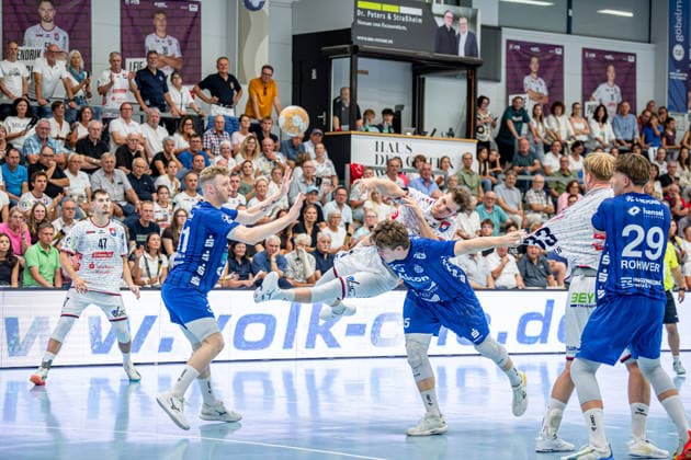 2 HBL TV Hüttenberg vs. TV Großwallstadt, August 28, 2026 David Sehnke (TV Hüttenberg), 4, Loic Kaysen (TV Großwallstadt), 31, Axel Skaarnaes (TV Großwallstadt), 35, Johan Rohwer (TV Großwallstadt), 29, Georg Löwen (TV Hüttenberg), 33 2 HBL TV Hüttenberg vs. TV Großwallstadt, Hüttenberg, August 26, 2028 Copyright: xBEAUTIFULxSPORTS Roeczeyx