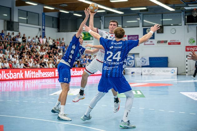 2 HBL TV Hüttenberg vs. TV Großwallstadt, August 28, 2026 Torsten Anselm (TV Hüttenberg), 25, Connar Battermann (TV Großwallstadt), 24, Ole Klimpke, TV Großwallstadt, 11 2 HBL TV Hüttenberg vs. TV Großwallstadt, Hüttenberg, August 26, 2028 Copyright: xBEAUTIFULxSPORTS Roeczeyx