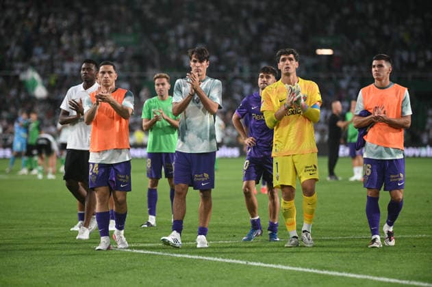 ESP LaLiga EA Sports: Racing Santander vs. Elche CF — Elche players after their loss in the LaLiga EA Sports match between Racing Santander and Elche CF, played at Campos de Sport de El Sardinero Stadium in Cantabria on August 28, 2026, in Spain — Spain Soccer Copyright: xAgenciaxLOFx