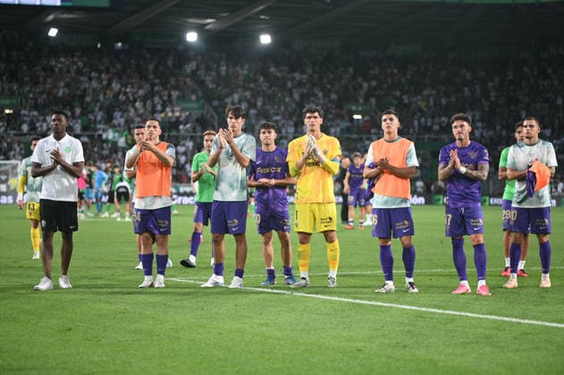 ESP LaLiga EA Sports: Racing Santander vs. Elche CF — Elche players after their loss in the LaLiga EA Sports match between Racing Santander and Elche CF, played at Campos de Sport de El Sardinero Stadium in Cantabria on August 28, 2026, in Spain — Spain Soccer Copyright: xAgenciaxLOFx
