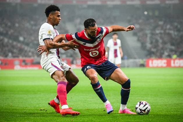 August 28, 2026, Villeneuve-D ascq, France, France: Desire DOUE of PSG and Nabil BENTALEB of Lille during the Ligue 1 match between Lille OSC (LOSC) and Paris Saint-Germain (PSG) at Pierre Mauroy Stadium on August 28, 2026 in Villeneuve-d Ascq near Lille, France. Lille OSC V Paris Saint-Germain - Ligue 1  - ZUMAm308 20260828_zsp_m308_010 Copyright: xMatthieuxMirvillex