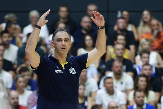 IPA87875169 - Dario Gjergja, head coach of Bosnia and Herzegovina, participates in the FIBA Basketball World Cup 2027 Group J European Qualifiers game between Bosnia and Herzegovina and Italy at SKPC Mejdan on August 28, 2026, in Tuzla, Bosnia and Herzegovina during the Bosnia and Herzegovina vs. Italy match—Second Round · Group J - WCQ’27, FIBA World Cup in , , August 28, 2026  Copyright: x(c)xAlbertoxCavallaro SportReporter IPAxSportx xx 87875169