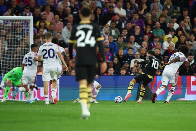Premier League: Crystal Palace v Manchester City LONDON, UK - 28th Aug 2026: Rayan Cherki of Manchester City scores his side s second goal during the Premier League match between Crystal Palace FC and Manchester City FC at Selhurst Park London Selhurst Park England United Kingdom Copyright: xCraigxMercerx xPeakxActionxPhotosx