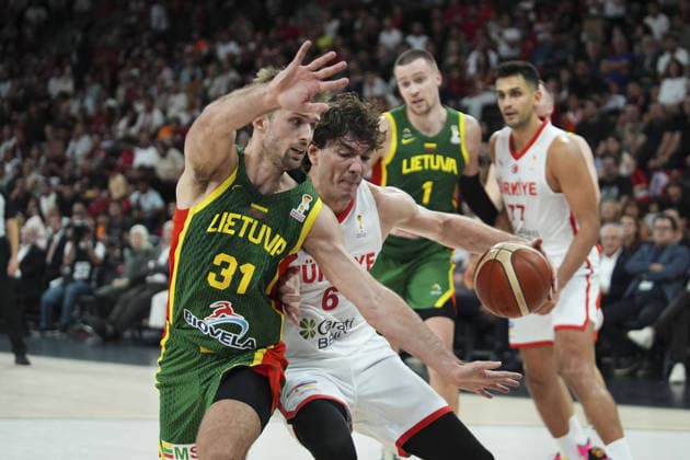 Turkiye v Lithuania - FIBA 2027 World Cup European Qualifiers ISTANBUL, TURKIYE - AUGUST 28: Cedi Osman (6) of Turkiye in action against Augustas Marciulionis (31) of Lithuania during the FIBA 2027 Basketball World Cup European Qualifiers second round Group J match between Turkiye and Lithuania at Turkcell Basketball Development Center in Istanbul, Turkiye on August 28, 2026. Bunyamin Celik Anadolu Istanbul Turkey. Editorial use only. Please get in touch for any other usage.  Copyright: x2026xAnadoluxBunyaminxCelikx