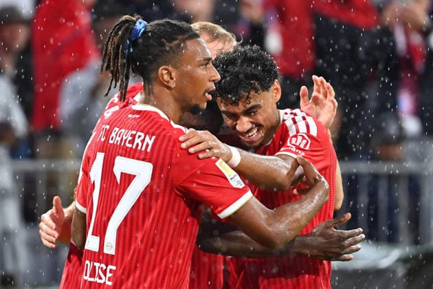 Torjubel um Michael OLISE (Bayern Muenchen) mit Nicolas JACKSON (Bayern Muenchen), Jubel,Freude,Begeisterung, Aktion, Fussball 1. Bundesliga Saison 2026 2027, 1.Spieltag, Spieltag01, FC Bayern Muenchen - VfB Stuttgart 5-1 am 28.08.2026 , A L L I A N Z A R E N A. *** Goal celebration featuring Michael OLISE of Bayern Munich and Nicolas JACKSON of Bayern Munich; celebration, joy, excitement, action, soccer, Bundesliga Season 2026–2027, Matchday 1, Matchday 01, FC Bayern Munich vs. VfB Stuttgart 5–1 on August 28, 2026, Allianz Arena