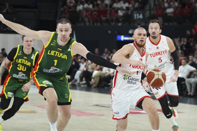 Turkiye v Lithuania - FIBA 2027 World Cup European Qualifiers ISTANBUL, TURKIYE - AUGUST 28: Malachi Flynn (11) of Turkiye in action against Marek Blazevic (1) of Lithuania during the FIBA 2027 Basketball World Cup European Qualifiers second round Group J match between Turkiye and Lithuania at Turkcell Basketball Development Center in Istanbul, Turkiye on August 28, 2026. Bunyamin Celik Anadolu Istanbul Turkey. Editorial use only. Please get in touch for any other usage.  Copyright: x2026xAnadoluxBunyaminxCelikx
