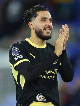 Rayan Cherki of Manchester City applauds the fans Crystal Palace v Manchester City, Premier League Football, Football, Selhurst Park, London, UK - 28 Aug 2026London Selhurst Park United Kingdom EDITORIAL USE ONLY No use with unauthorised audio, video, data, fixture lists, club league logos or live services. Online in-match use limited to 120 images, no video emulation. No use in betting, games or single club league player publications. Copyright: xMichaelxZemanek Shutterstockx 17118951bo