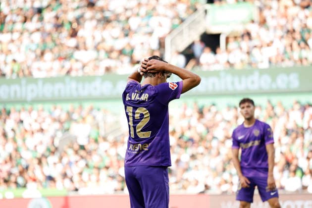 Real Racing Club de Santander v Elche CF - LaLiga EA Sports 2026 27 Racing de Santander v Elche C.F - LaLiga EA Sports - AUGUST 28 - Gonzalo Villar of Elche C.F reacts to a missed opportunity during the LaLiga EA Sports match between Racing de Santander and Elche C.F at El Sardinero Stadium, Santander, Spain, on August 28, 2026. Santander Canabria Spain  Copyright: xDavidxFernandezx originalFilename:fern__ndez-racingde260828_npv1a.jpg