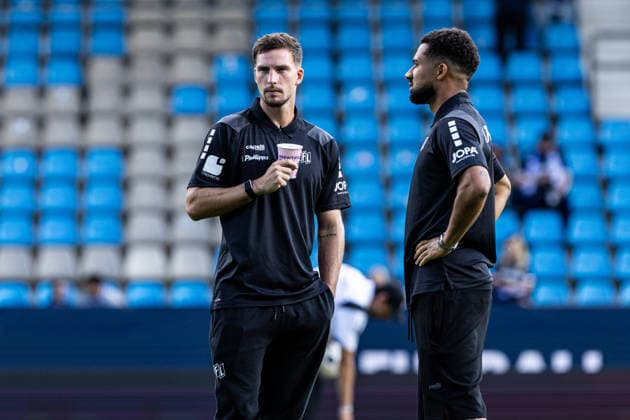 2.Fußball Bundesliga: VfL Bochum 1848 - VfL Osnabrück; 28.08.2026 Robin Meißner (VfL Osnabrück, 11) bei der Platzbegehung. 2.Fußball Bundesliga: VfL Bochum 1848 - VfL Osnabrück; Ruhrstadion, Bochum; 28.08.2026 DFL regulations prohibit any use of photographs as image sequences and or quasi video. *** 2 Bundesliga VfL Bochum 1848 vs. VfL Osnabrück August 28, 2026 Robin Meißner of VfL Osnabrück, No. 11, during the pre-match field inspection 2 Bundesliga VfL Bochum 1848 vs. VfL Osnabrück at Ruhrstadion, Bochum August 28, 2026 DFL regulations prohibit any use of photographs as image sequences and or quasi-video Copyright: xBEAUTIFULxSPORTS Buriakovx