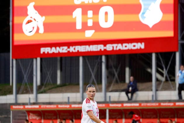 Fußballspielerin Amelie Claire Bohnen (1. FC Köln, 15, Abwehr) beim Spiel der 1. Damen-Mannschaft des 1. FC Köln gegen TSG Hoffenheim (Endstand: 1:0) am 2. Spieltag in der Google Pixel Frauen-Bundesliga im Franz Kremer Stadion. Köln, 28.08.2026 (DFB REGULATIONS PROHIBIT ANY USE OF PHOTOGRAPHS AS IMAGE SEQUENCES AND OR QUASI-VIDEO) NRW Deutschland *** Soccer player Amelie Claire Bohnen of 1. FC Köln, age 15, playing defense during the 1. FC Köln women’s first team’s match against TSG Hoffenheim, which ended 1–0 on Matchday 2 of the Google Pixel Women’s Bundesliga at Franz Kremer Stadium in Cologne, August 28, 2026. DFB regulations prohibit any use of photographs as image sequences and or quasi-video. NRW, Germany Copyright: xChristophxHardtx