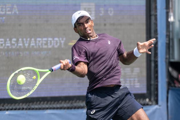 US Open qualifying final round NEW YORK, USA - AUGUST 28: Nishesh Basavareddy returns ball during a men s qualifying singles match final round of the 2026 US Open Championship at USTA Billie Jean King National Tennis Center on August 28, 2026 in Flushing, NY. Nishesh Basavareddy won in straight sets and progressed to play in main draw of tournament. Lev Radin Anadolu New York United States. Editorial use only. Please get in touch for any other usage.  Copyright: x2026xAnadoluxLevxRadinx