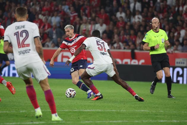 FOOTBALL : LOSC Lille vs PSG Paris Saint-Germain - Ligue 1 J2 - 28 08 2026 Romain PERRAUD (LOSC Lille) lors du match LOSC Lille vs PSG Paris Saint-Germain , Ligue 1 J2, Decathlon Arena stade Pierre Mauroy, le 28 aoÃ»t 2026 - photo Laurent Sanson PsnewZ  Copyright: xLaurentxSANSONx xPsnewZx