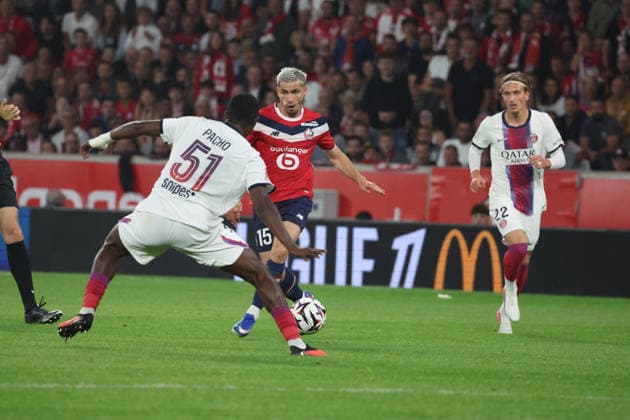 FOOTBALL : LOSC Lille vs PSG Paris Saint-Germain - Ligue 1 J2 - 28 08 2026 Romain PERRAUD (LOSC Lille) lors du match LOSC Lille vs PSG Paris Saint-Germain , Ligue 1 J2, Decathlon Arena stade Pierre Mauroy, le 28 aoÃ»t 2026 - photo Laurent Sanson PsnewZ  Copyright: xLaurentxSANSONx xPsnewZx