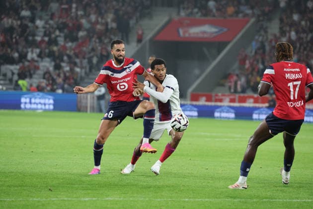 FOOTBALL : LOSC Lille vs PSG Paris Saint-Germain - Ligue 1 J2 - 28 08 2026 Nabil BENTALEB (LOSC Lille) lors du match LOSC Lille vs PSG Paris Saint-Germain , Ligue 1 J2, Decathlon Arena stade Pierre Mauroy, le 28 aoÃ»t 2026 - photo Laurent Sanson PsnewZ  Copyright: xLaurentxSANSONx xPsnewZx
