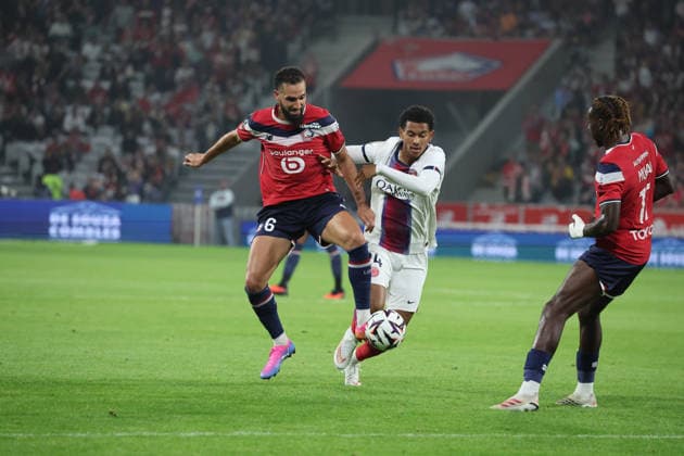 FOOTBALL : LOSC Lille vs PSG Paris Saint-Germain - Ligue 1 J2 - 28 08 2026 Nabil BENTALEB (LOSC Lille) lors du match LOSC Lille vs PSG Paris Saint-Germain , Ligue 1 J2, Decathlon Arena stade Pierre Mauroy, le 28 aoÃ»t 2026 - photo Laurent Sanson PsnewZ  Copyright: xLaurentxSANSONx xPsnewZx