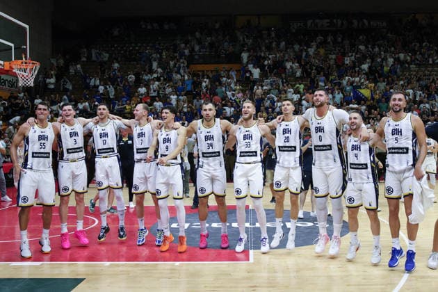 BASKETBALL - FIBA World Cup - Bosnia and Herzegovina vs. Italy - Second Round ? Group J - WCQ 27 Photo by IPA ABACAPRESS.COM87876151 - Bosnia and Herzegovina players celebrate their victory during the FIBA Basketball World Cup 2027 Group J European Qualifiers game between Bosnia and Herzegovina and Italy at SKPC Mejdan on August 28, 2026, in Tuzla, Bosnia and Herzegovina, during the Bosnia and Herzegovina vs. Italy match—Second Round · Group J - WCQ’27, FIBA World Cup in , , August 28, 2026  Copyright: xIPAxSport ABACAx