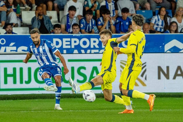 ESP LaLiga EA Sports: Deportivo Alavés vs. Villarreal CF — Abde Rebbach of Alavés during the LaLiga EA Sports match between Deportivo Alavés and Villarreal CF, played at Mendizorroza Stadium in Vitoria-Gasteiz on August 28, 2026, in Spain. VITORIA, Spain. Soccer Copyright: xMiguelxGarciax xAgenciaxLOFx