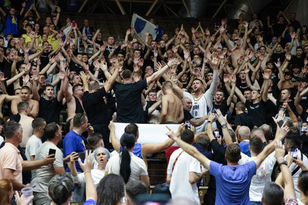 BASKETBALL - FIBA World Cup - Bosnia and Herzegovina vs. Italy - Second Round ? Group J - WCQ 27 Photo by IPA ABACAPRESS.COM87876144 - Jusuf Nurkic of Bosnia and Herzegovina celebrates the victory with the fans during the 2027 FIBA Basketball World Cup Group J European Qualifiers game between Bosnia and Herzegovina and Italy at SKPC Mejdan on August 28, 2026, in Tuzla, Bosnia and Herzegovina during the Bosnia and Herzegovina vs. Italy match—Second Round · Group J—WCQ’27, FIBA World Cup in , , August 28, 2026  Copyright: xIPAxSport ABACAx