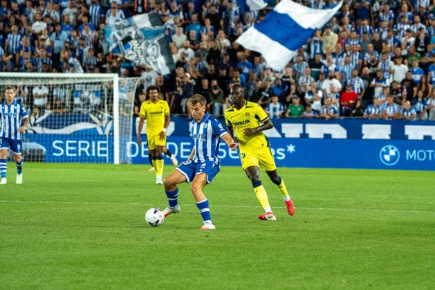 ESP LaLiga EA Sports: Deportivo Alavés vs. Villarreal CF—Pape Gueye of Villarreal and Pablo Ibánez of Alavés during the LaLiga EA Sports match between Deportivo Alavés and Villarreal CF, played at Mendizorroza Stadium in Vitoria-Gasteiz on August 28, 2026 in Spain VITORIA, Spain Soccer Copyright: xMiguelxGarciax xAgenciaxLOFx