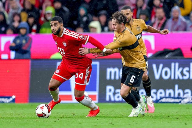 28.08.2026, Fußball, FC Bayern München - VfB Stuttgart, 1. Fußball Bundesliga, 1. Spieltag, Allianz-Arena, Saison 2026 2027: Ismael Saibari (FC Bayern München 34) im Zweikampf gegen Angelo Stiller (VfB Stuttgart 06) DFB regulations prohibit any use of photographs as image sequences and or quasi-video. Bayern Deutschland *** August 28, 2026, Soccer, FC Bayern Munich vs. VfB Stuttgart, Bundesliga 1, Matchday 1, Allianz Arena, 2026–2027 season. Ismael Saibari (FC Bayern Munich, No. 34) in a tackle against Angelo Stiller (VfB Stuttgart, No. 06). DFB regulations prohibit any use of photographs as image sequences and or quasi-video. Bayern, Germany