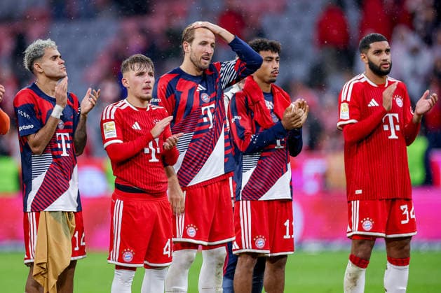 28.08.2026, Fußball, FC Bayern München - VfB Stuttgart, 1. Fußball Bundesliga, 1. Spieltag, Allianz-Arena, Saison 2026 2027: Abschlussjubel nach dem 5:1 SIeg der Bayern nach dem Spiel. L-R Luis Diaz (FC Bayern München 14) Lennart Karl (FC Bayern München 42) Harry Kane (FC Bayern München 09) Nathaniel Brown (FC Bayern München 11) Ismael Saibari (FC Bayern München 34) DFB regulations prohibit any use of photographs as image sequences and or quasi-video. Bayern Deutschland *** August 28, 2026, Soccer, FC Bayern Munich vs. VfB Stuttgart, Bundesliga 1, Matchday 1, Allianz Arena, 2026–2027 Season: Celebrations following Bayern’s 5–1 victory after the match. L R: Luis Diaz (FC Bayern Munich) 14, Lennart Karl (FC Bayern Munich) 42, Harry Kane (FC Bayern Munich) 09, Nathaniel Brown (FC Bayern Munich) 11, Ismael Saibari (FC Bayern Munich) 34 DFB regulations prohibit any use of photographs as image sequences and or quasi-video. Bayern, Germany