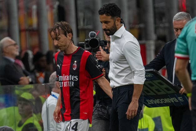 IPA87877171 - Luka Modric and Ruben Amorim during the Serie A match between AC Milan and Venezia FC at Stadio Giuseppe Meazza in Milan, Italy, on August 28, 2026.  Copyright: xFedericoxManoni IPAxSportx xx 87877171