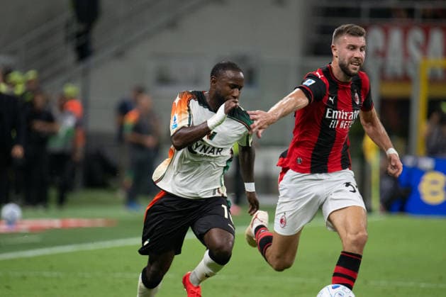 AC Milan V Venezia FC - Serie A 2026 27 John Yeboah and Ardon Jashari during the Serie A match between AC Milan and Venezia FC at Stadio Giuseppe Meazza in Milan, Italy, on August 28, 2026. Milan Italy  Copyright: xFedericoxManonix originalFilename:manoni-acmilanv260828_np757.jpg
