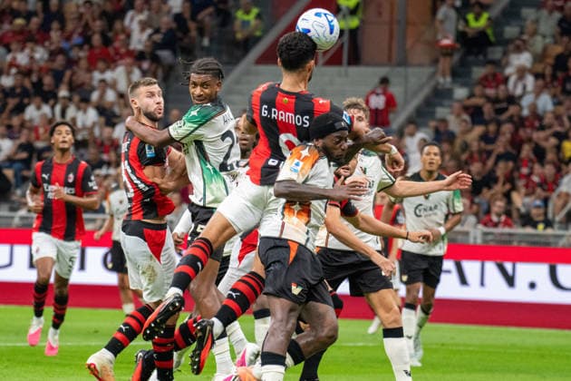AC Milan V Venezia FC - Serie A 2026 27 Redouane Halhal and Goncalo Ramos during the Serie A match between AC Milan and Venezia FC at Stadio Giuseppe Meazza in Milan, Italy, on August 28, 2026. Milan Italy  Copyright: xFedericoxManonix originalFilename:manoni-acmilanv260828_npruW.jpg