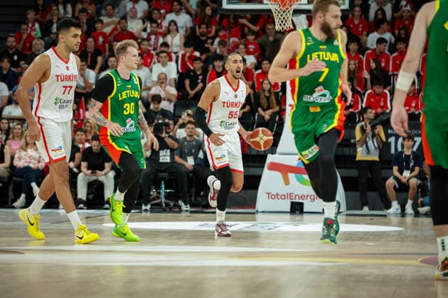 Turkiye vs Lithuania Fiba Basketball 2027 World Cup European Qualifiers Kenan Sipahi of Turkiye dribbles the ball during the Fiba Basketball 2027 World Cup European Qualifiers Group J match between Turkiye and Lithuania at Turkcell Basketball Gelistirme Merkezi on August 28, 2026 in Istanbul, Turkey Istanbul Istanbul Turkey Copyright: xBurakxBasturkx