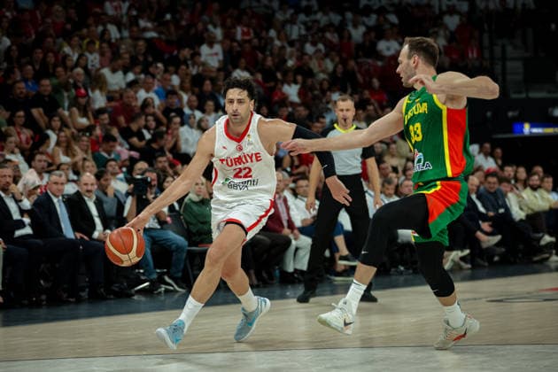 Turkiye vs Lithuania Fiba Basketball 2027 World Cup European Qualifiers Furkan Korkmaz of Turkiye dribbles the ball during the Fiba Basketball 2027 World Cup European Qualifiers Group J match between Turkiye and Lithuania at Turkcell Basketball Gelistirme Merkezi on August 28, 2026 in Istanbul, Turkey Istanbul Istanbul Turkey Copyright: xBurakxBasturkx