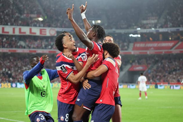 FOOTBALL : LOSC Lille vs PSG Paris Saint-Germain - Ligue 1 J2 - 28 08 2026 Joie des joueurs du LOSC qui cÃ lebrent le but de Dilane BAKWA (LOSC Lille) lors du match LOSC Lille vs PSG Paris Saint-Germain , Ligue 1 J2, Decathlon Arena stade Pierre Mauroy, le 28 aoÃ»t 2026 - photo Laurent Sanson PsnewZ  Copyright: xLaurentxSANSONx xPsnewZx