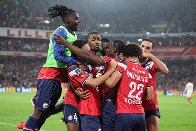FOOTBALL : LOSC Lille vs PSG Paris Saint-Germain - Ligue 1 J2 - 28 08 2026 Joie des joueurs du LOSC qui cÃ lebrent le but de Dilane BAKWA (LOSC Lille) lors du match LOSC Lille vs PSG Paris Saint-Germain , Ligue 1 J2, Decathlon Arena stade Pierre Mauroy, le 28 aoÃ»t 2026 - photo Laurent Sanson PsnewZ  Copyright: xLaurentxSANSONx xPsnewZx