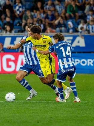 ESP LaLiga EA Sports: Deportivo Alavés vs. Villarreal CF — Tajon Buchanan of Villarreal and Tenaglia of Alavés during the LaLiga EA Sports match between Deportivo Alavés and Villarreal CF, played at Mendizorroza Stadium in Vitoria-Gasteiz on August 28, 2026 in Spain, VITORIA, Spain, Soccer Copyright: xAgenciaxLOFx