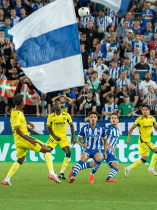 ESP LaLiga EA Sports: Deportivo Alavés vs. Villarreal CF—Nicolas Pepe of Villarreal and Yusi of Alavés during the LaLiga EA Sports match between Deportivo Alavés and Villarreal CF, played at Mendizorroza Stadium in Vitoria-Gasteiz on August 28, 2026 in Spain VITORIA, Spain Soccer Copyright: xAgenciaxLOFx