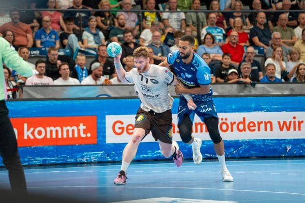 Handball I Men s I 2026–2027 Season I Bundesliga I Matchday 1 I TVB Stuttgart vs. Bergischer HC I August 28, 2026 Johannes Wasielewski 77, Bergischer HC defended by Philipp Ahouansou 5, TVB Stuttgart, Stuttgart Porsche Arena, Baden-Württemberg, Germany Copyright: xLobeca MaxxPetershansx