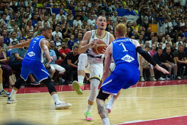 FIBA Basketball World Cup Qualifier: Bosnia and Herzegovina – Italy TUZLA, BOSNIA AND HERZEGOVINA - AUGUST 28: Players in action during the FIBA Basketball World Cup Qualifier match between Bosnia and Herzegovina and Italy in Tuzla, Bosnia and Herzegovina on August 28, 2026. Denis Zuberi Anadolu Tuzla Bosnia and Herzegovina. Editorial use only. Please get in touch for any other usage.  Copyright: x2026xAnadoluxDenisxZuberix